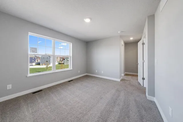 $384,990 | 993 Stone Creek Dr., Jordan, MN 55352