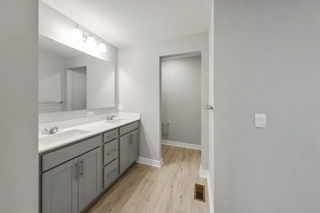 $384,990 | 993 Stone Creek Dr., Jordan, MN 55352