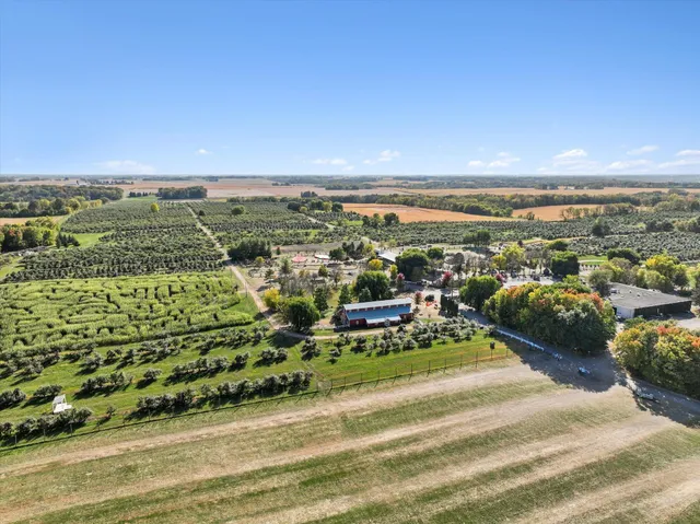 $389,990 | 993 Stone Creek Dr., Jordan, MN 55352