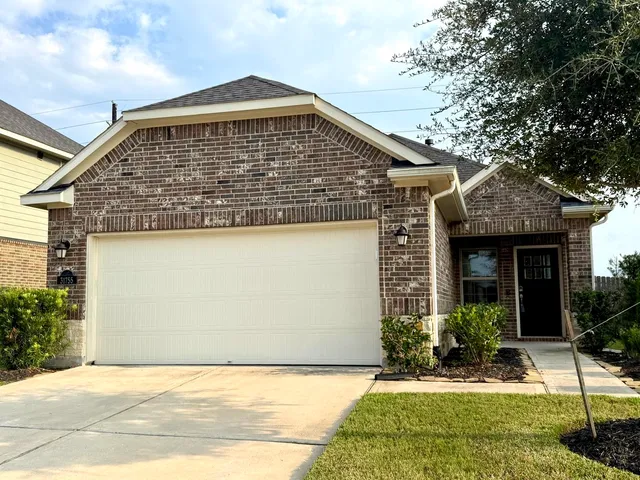 $2,000 | 31755 Wellington Pass, Fulshear, TX 77441