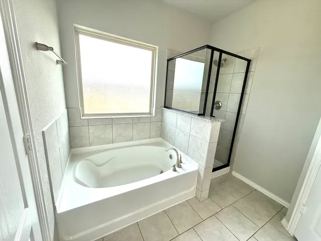 $2,000 | 31755 Wellington Pass, Fulshear, TX 77441