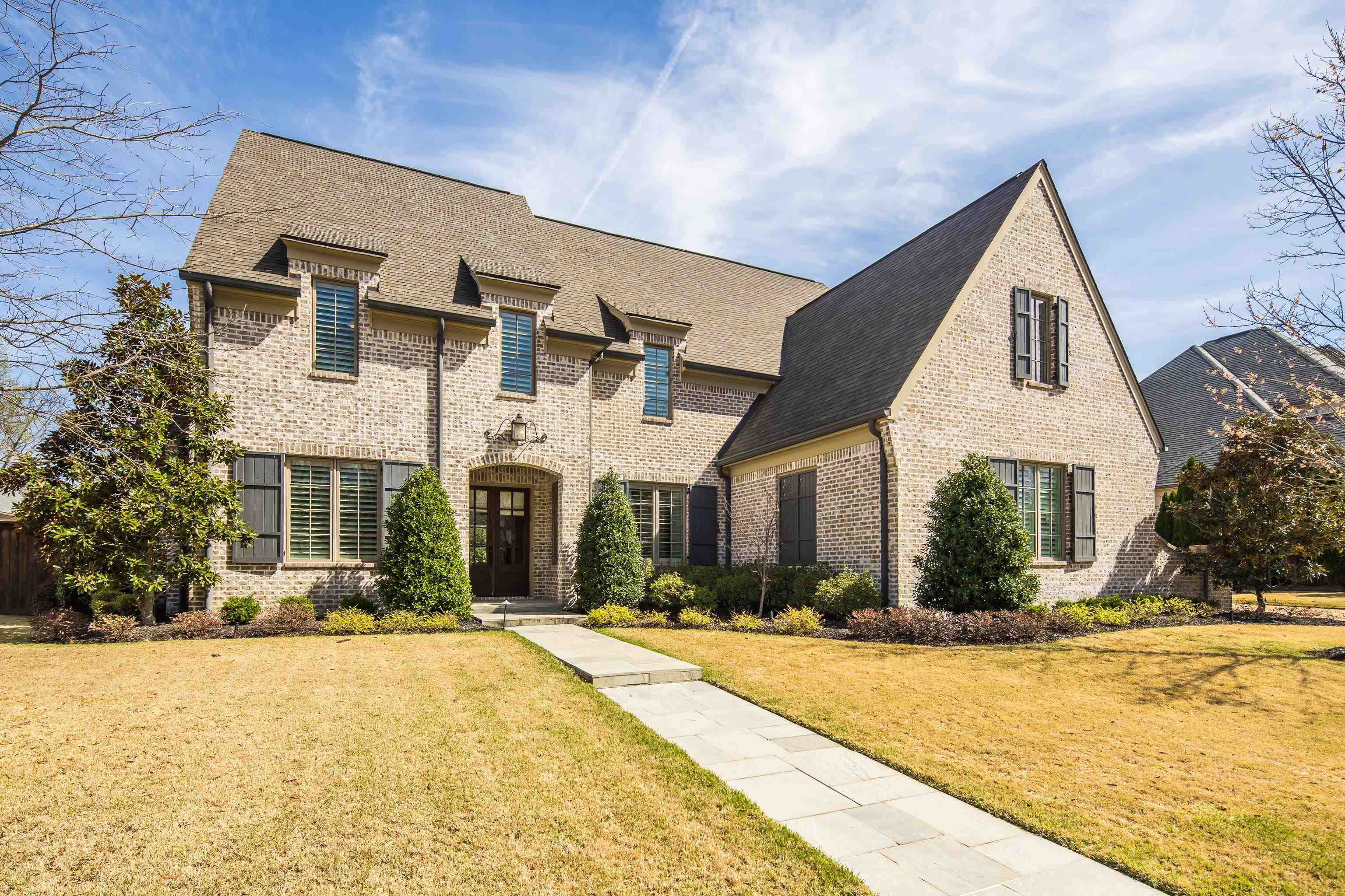 516 Lambs Brook Lane Collierville, TN 38017 - Photo 2 of 39 a front view of house with yard