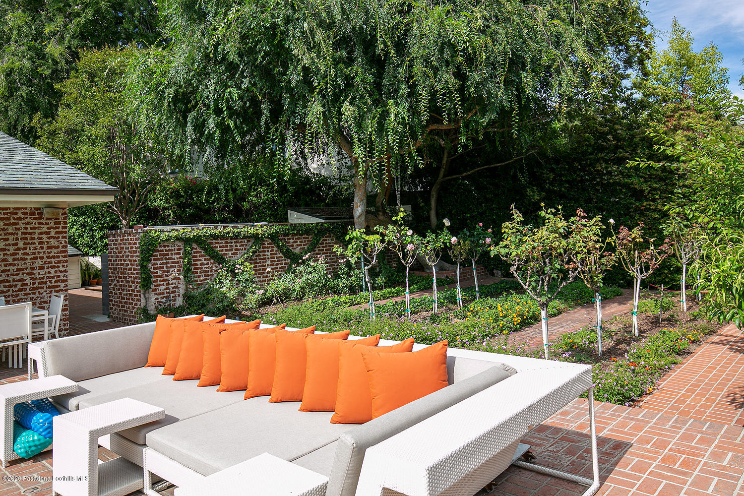 260 Hillside Road South Pasadena, CA 91030 - Photo 32 of 41 a view of yard with seating area and trees around