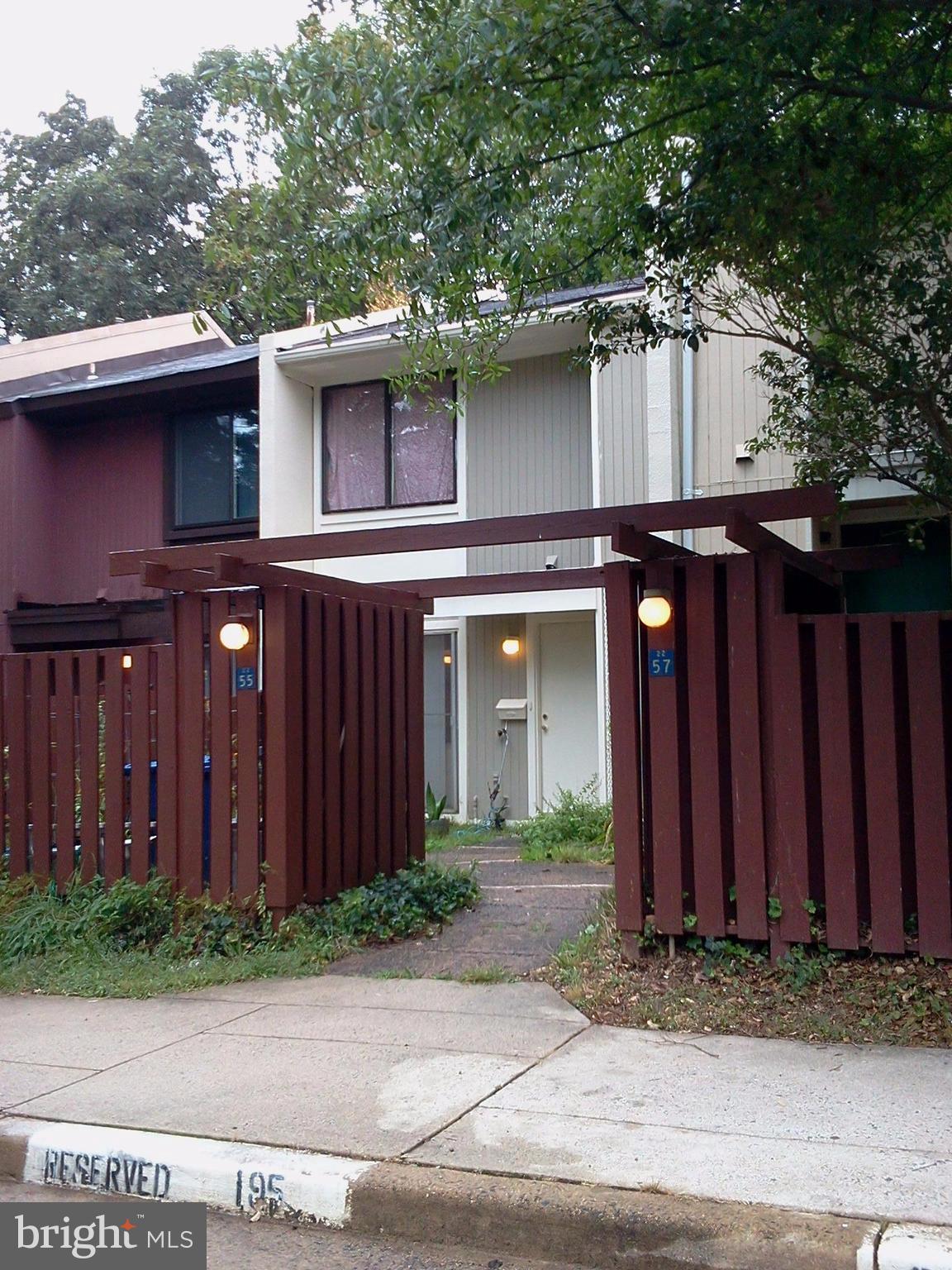 2255 Southgate Square Reston, VA 20191 - Photo 2 of 19 Exterior (Front)