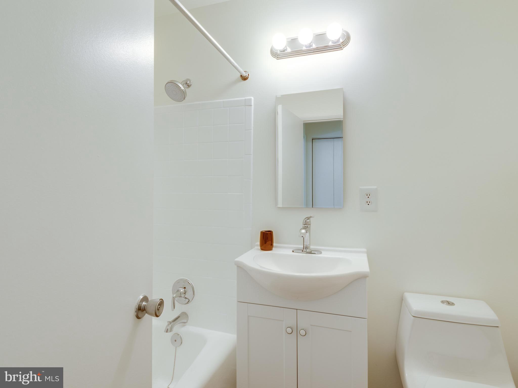 2255 Southgate Square Reston, VA 20191 - Photo 15 of 19 Totally Renovated Full Bathroom