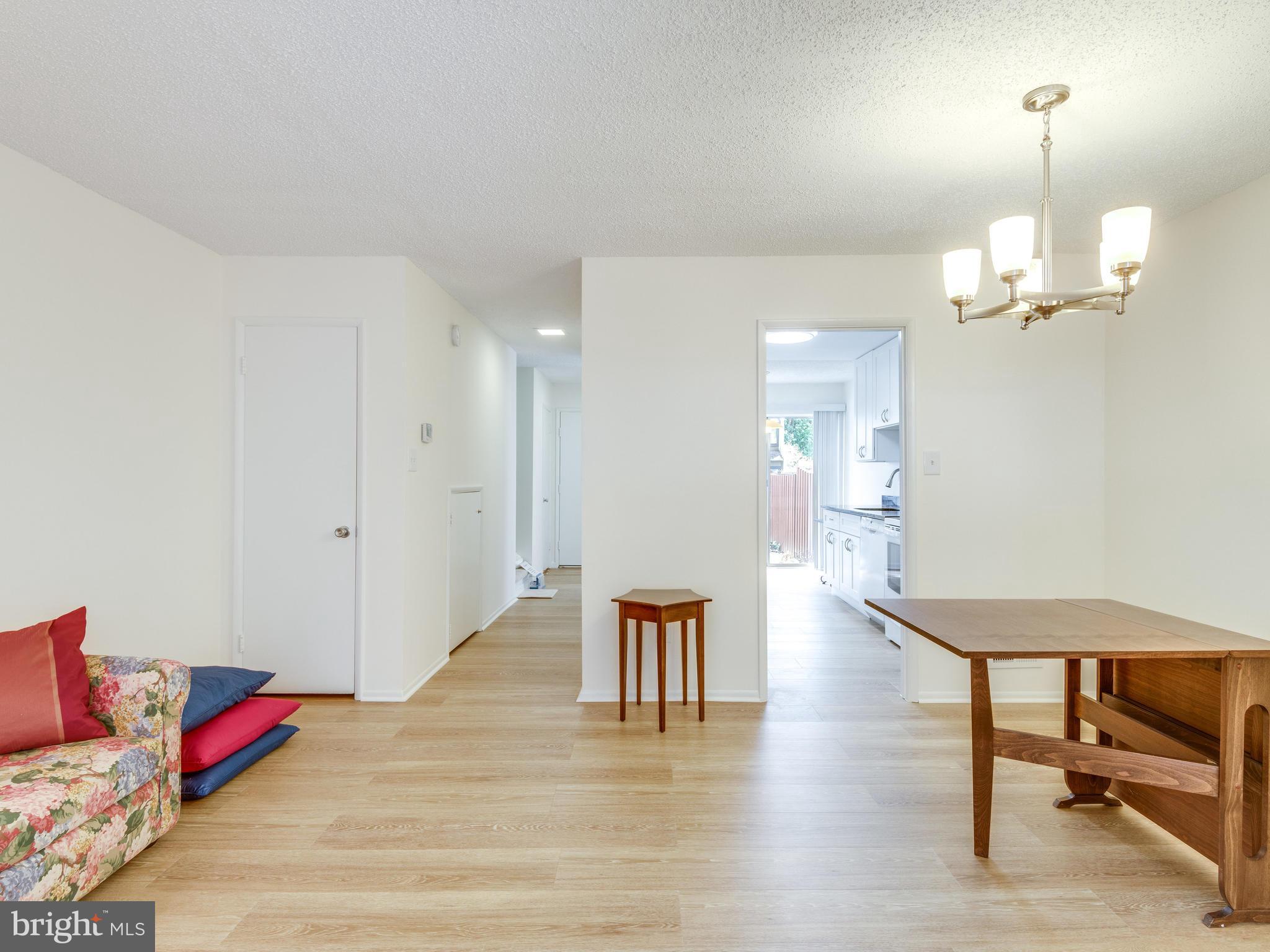 2255 Southgate Square Reston, VA 20191 - Photo 8 of 19 Convenient Dining Area