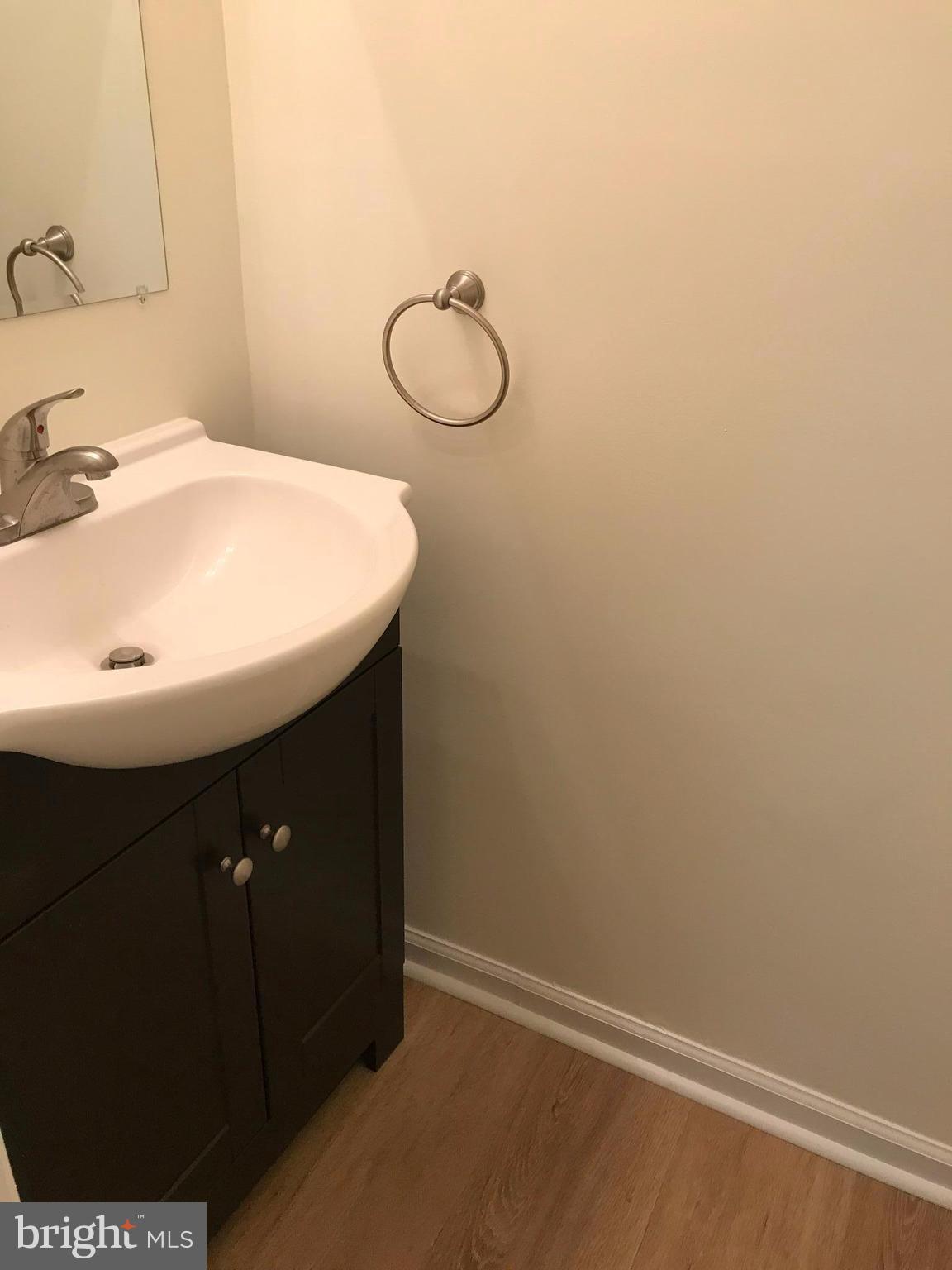 2255 Southgate Square Reston, VA 20191 - Photo 10 of 19 Expressoo Vanity - Powder Room