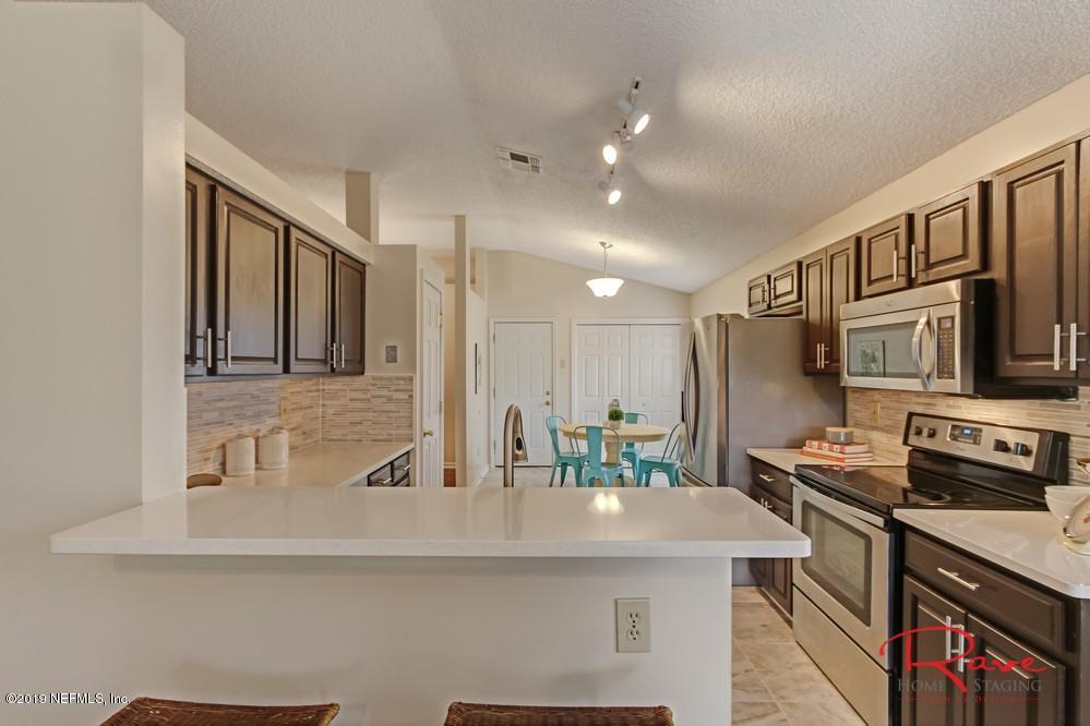 12767 Copper Springs Road Jacksonville, FL 32246 - Photo 13 of 42 13. Kitchen