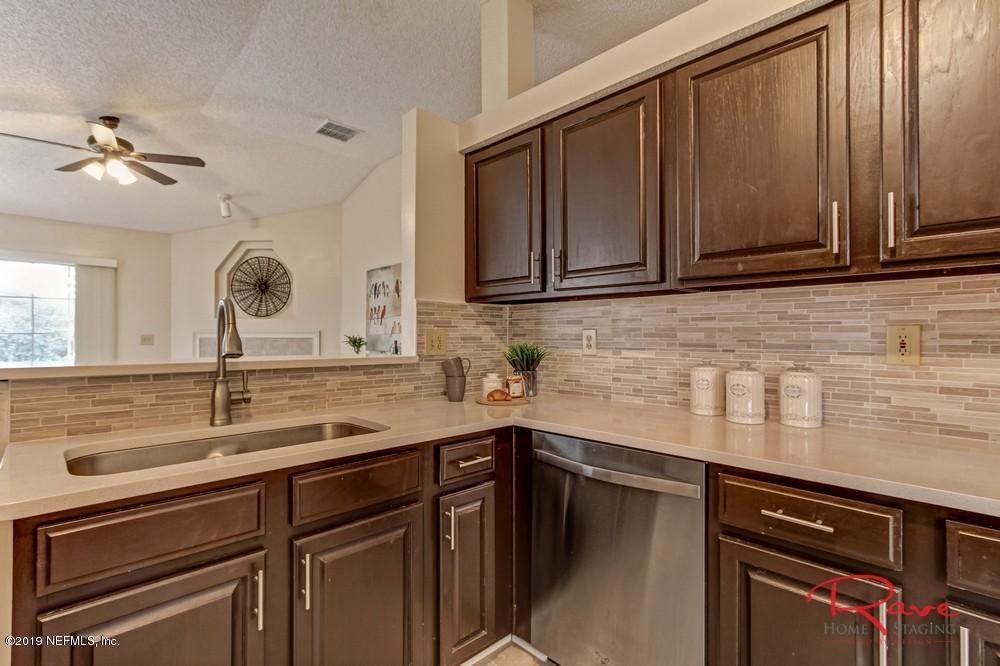 12767 Copper Springs Road Jacksonville, FL 32246 - Photo 10 of 42 10. Kitchen