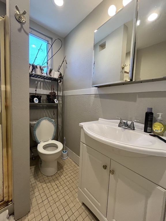 61 Lincoln Avenue, Unit 2 Saugus, MA 01906 - Photo 5 of 16