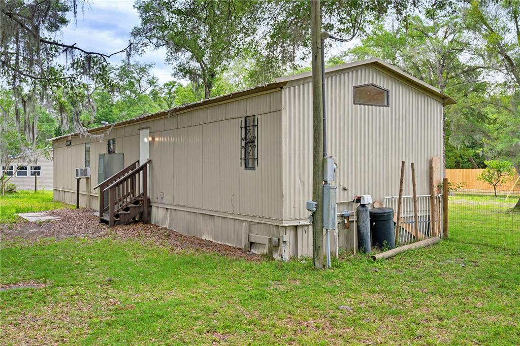 4786 Southwest 122nd Lane Webster, FL 33597 - Photo 3 of 55