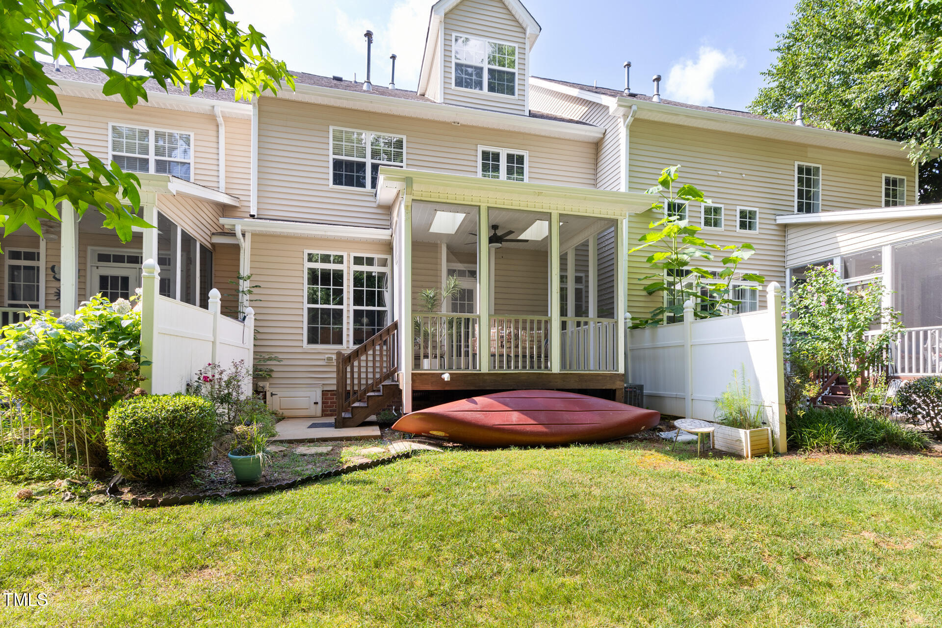 204 Towne Ridge Lane Chapel Hill, NC 27516 - Photo 36 of 36 a front view of a house with garden