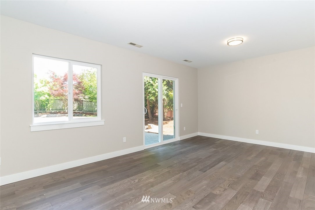 11908 Northeast 159th Street Bothell, WA 98011 - Photo 11 of 25 Gallery Image 11