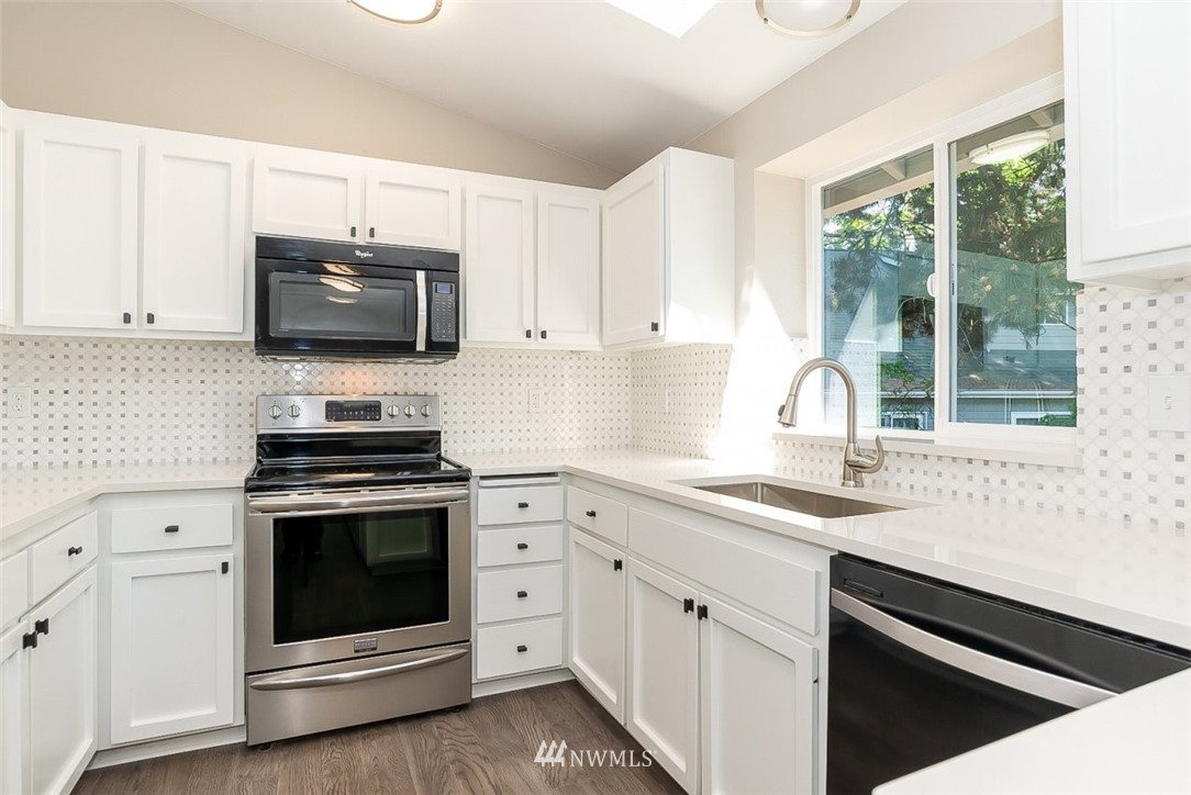 11908 Northeast 159th Street Bothell, WA 98011 - Photo 8 of 25 Gallery Image 8