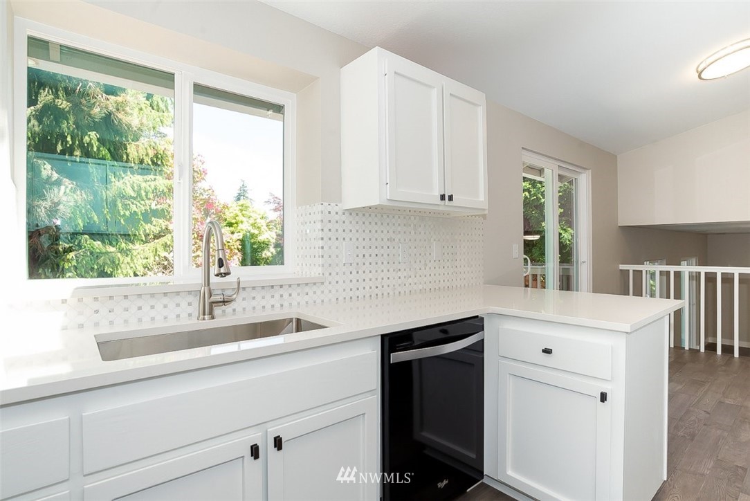 11908 Northeast 159th Street Bothell, WA 98011 - Photo 9 of 25 Gallery Image 9