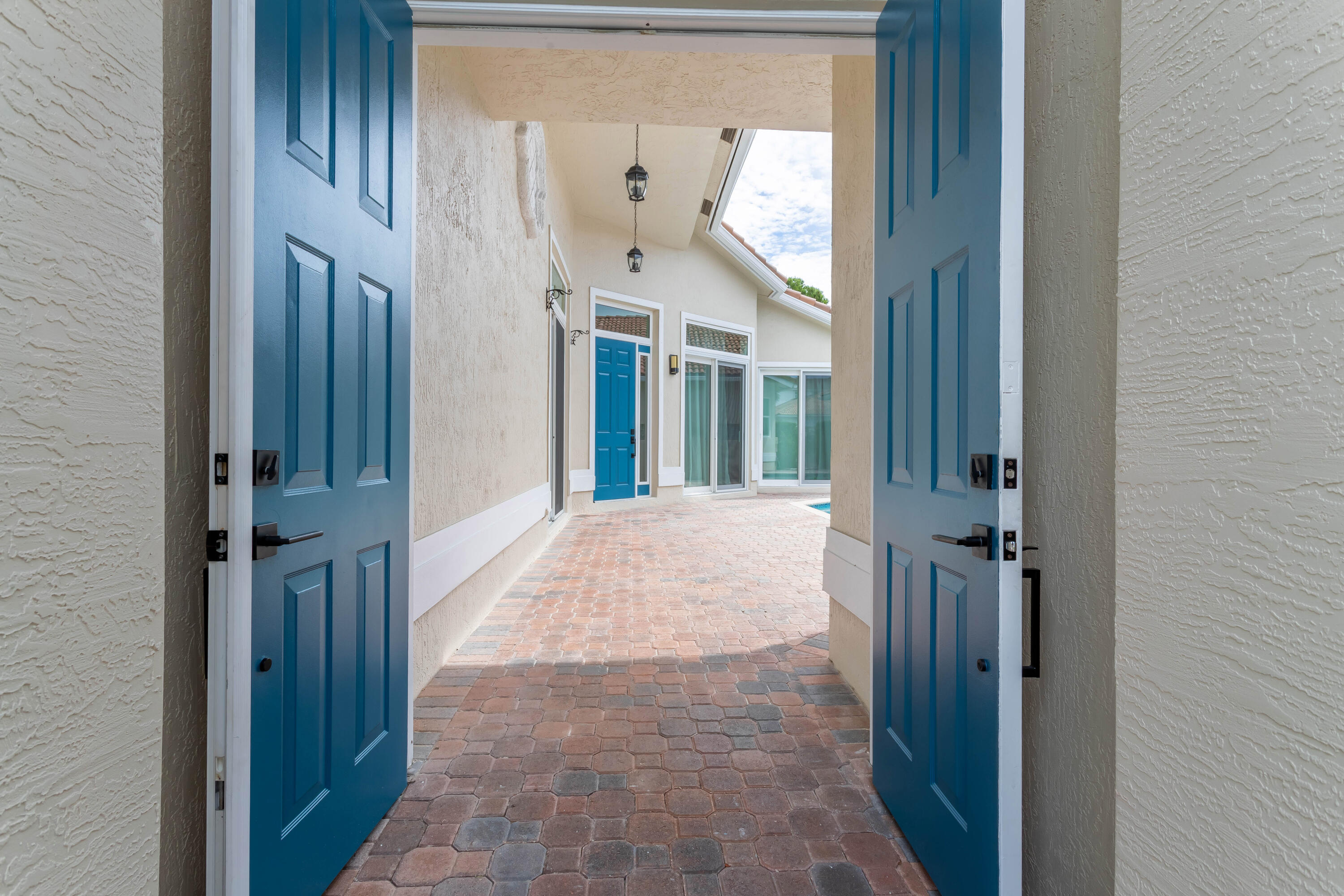 7160 Northwest Turtle Walk Boca Raton, FL 33487 - Photo 3 of 37 Entrance