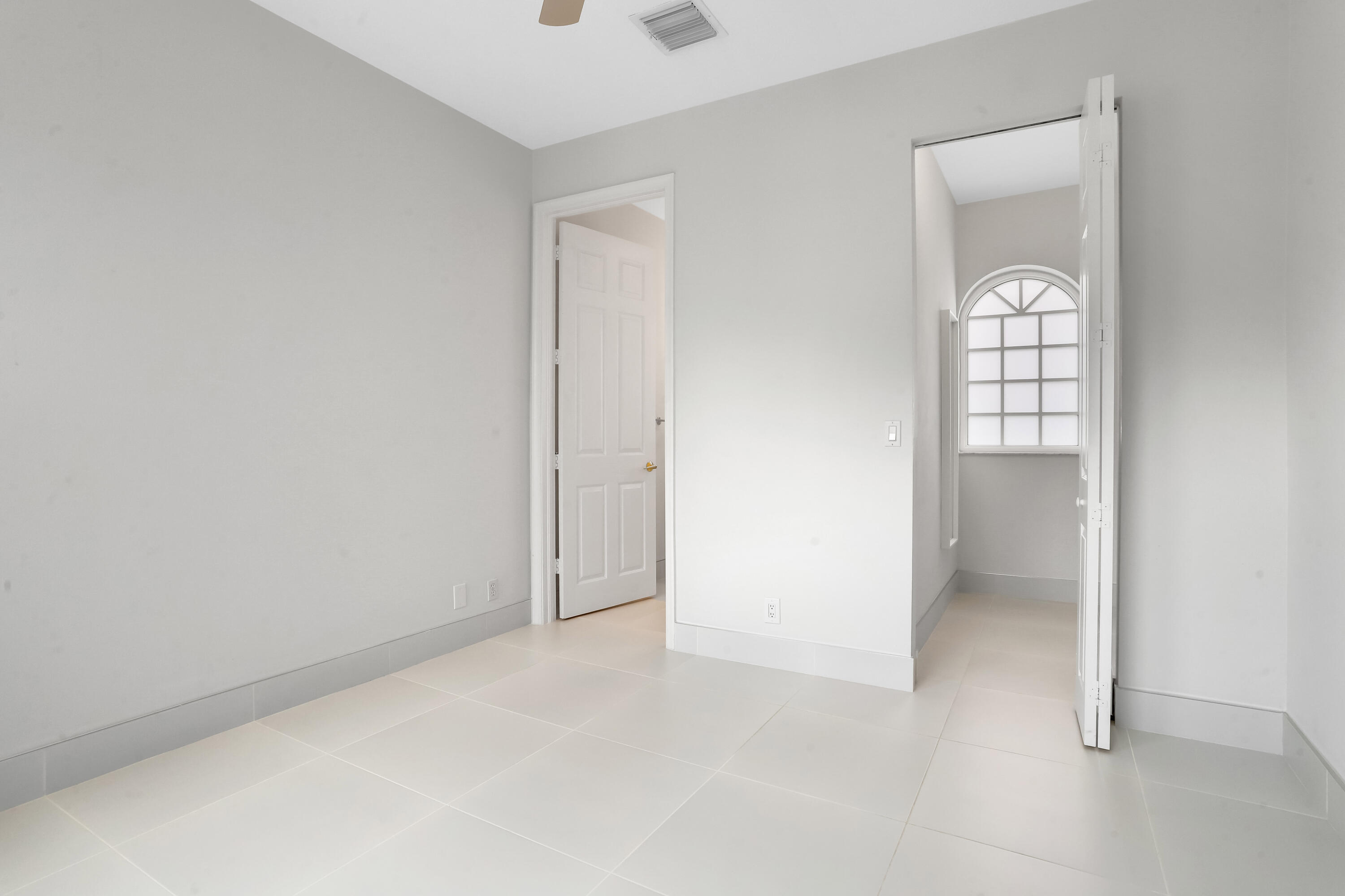 7160 Northwest Turtle Walk Boca Raton, FL 33487 - Photo 31 of 37 Guess Suite