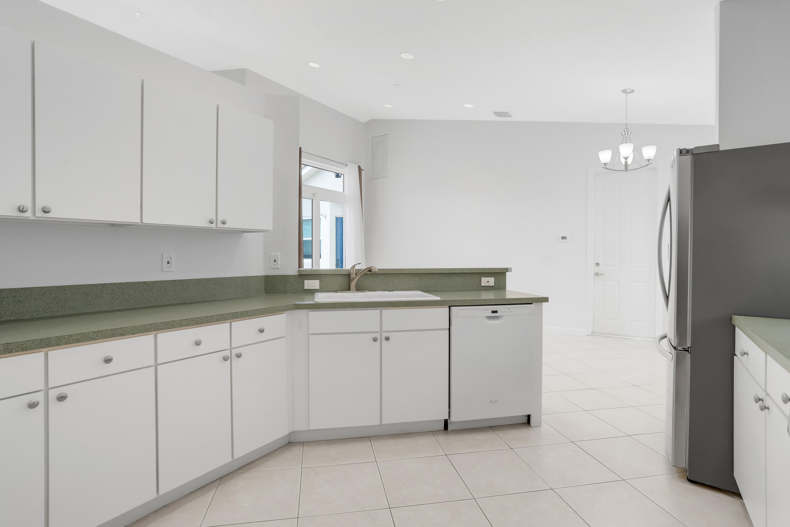 7160 Northwest Turtle Walk Boca Raton, FL 33487 - Photo 9 of 37 Kitchen