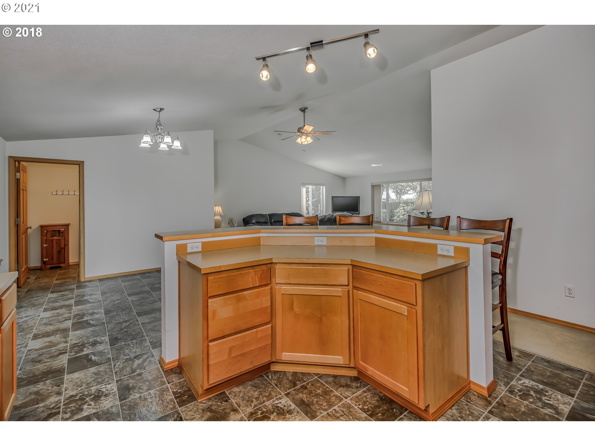 22345 Southwest Dejong Road McMinnville, OR 97128 - Photo 8 of 27 Gallery Image 8