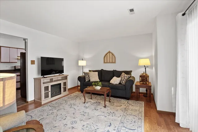 $209,900 | 9512 Keilman Street, Unit 1N, St. John, IN 46373