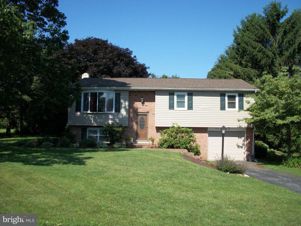 919 Rabbit Hill Road Lititz, PA 17543 - Photo 1 of 35
