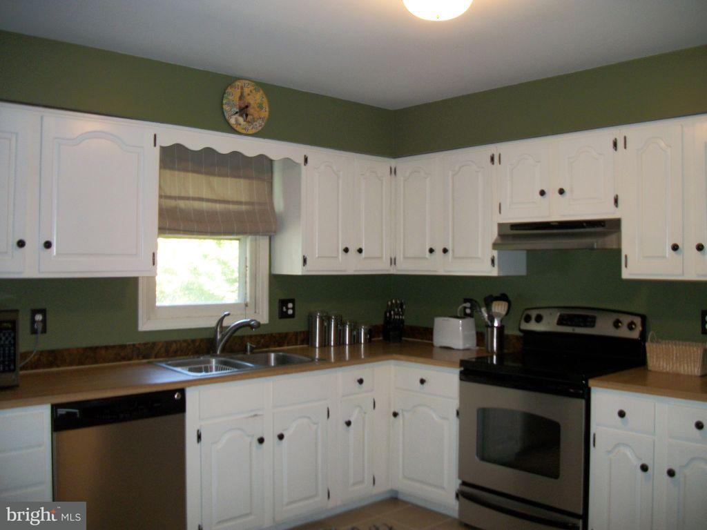 919 Rabbit Hill Road Lititz, PA 17543 - Photo 12 of 35