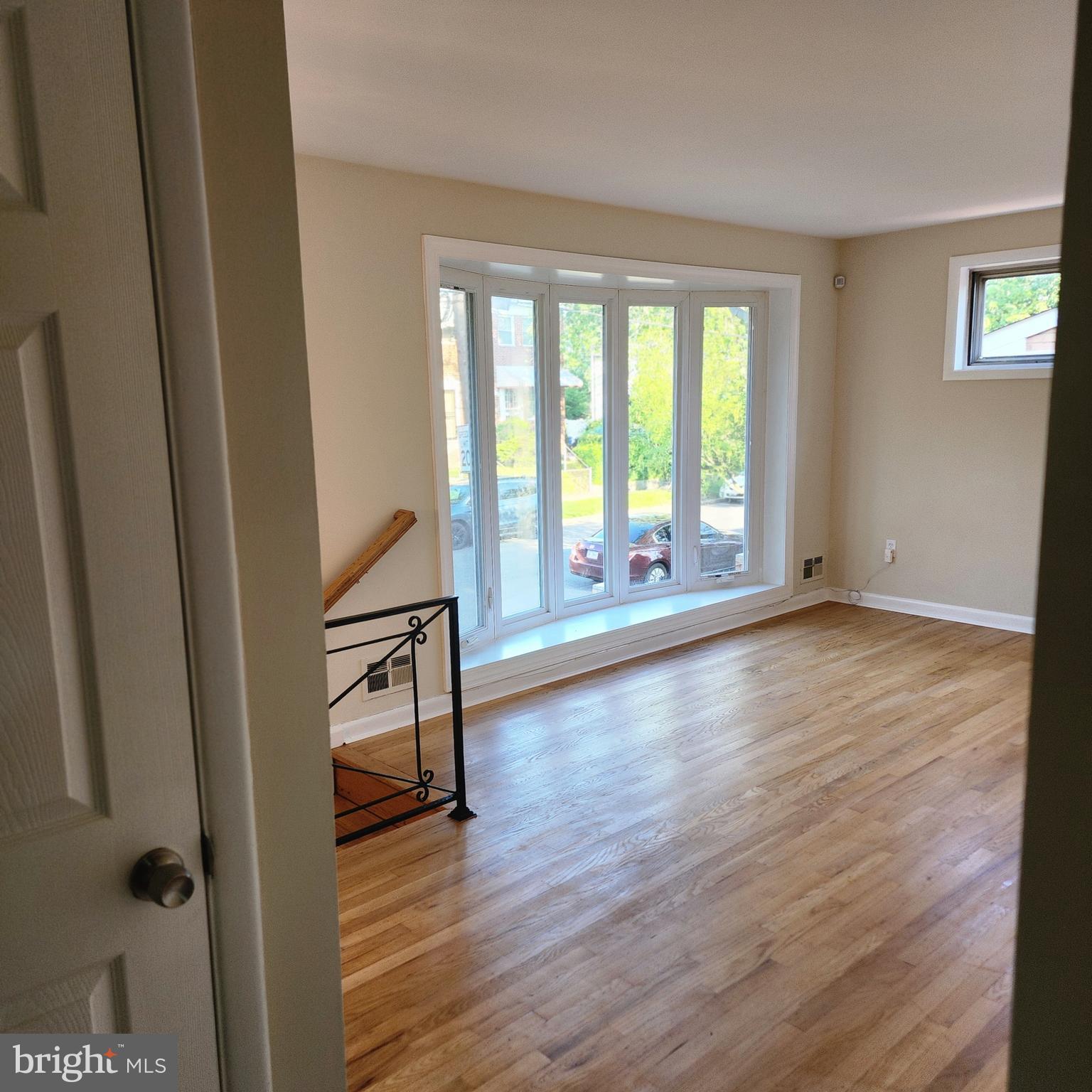 1405 42nd Street Southeast Washington, DC 20020 - Photo 20 of 36 Living Room