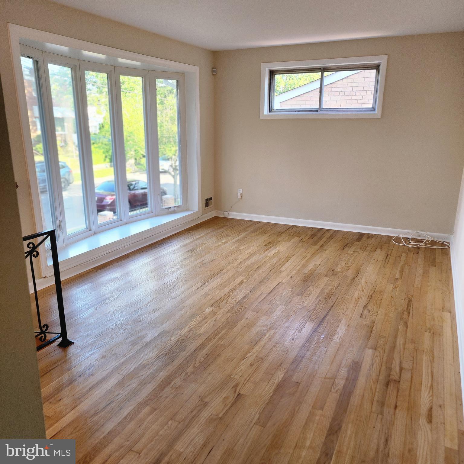 1405 42nd Street Southeast Washington, DC 20020 - Photo 6 of 36 Living Room