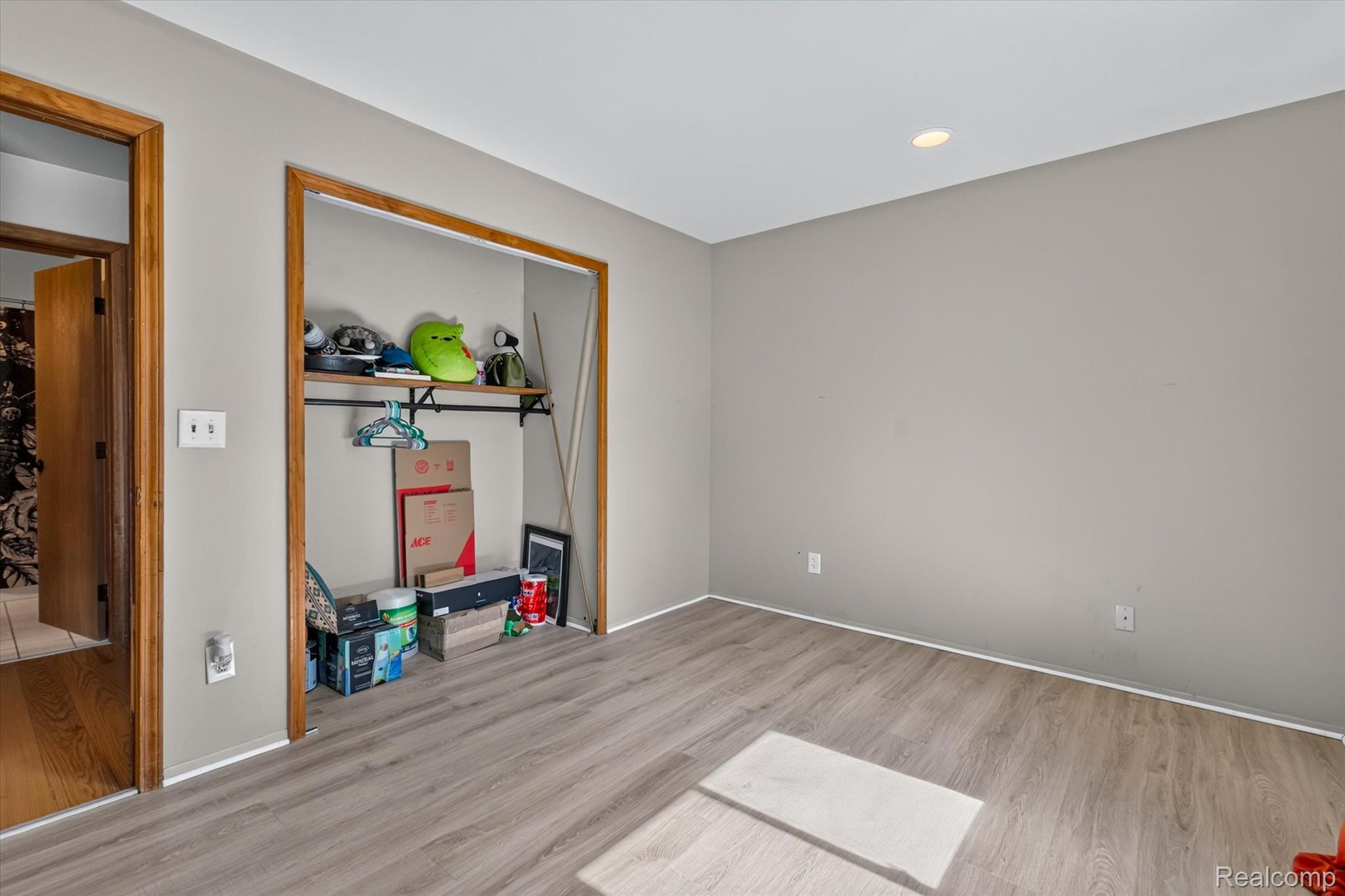 1570 South Boulevard West Rochester, MI 48309 - Photo 23 of 45 23-1570-W-South-Blvd-WindowStill-Real-Estate-Photography-17.jpg
