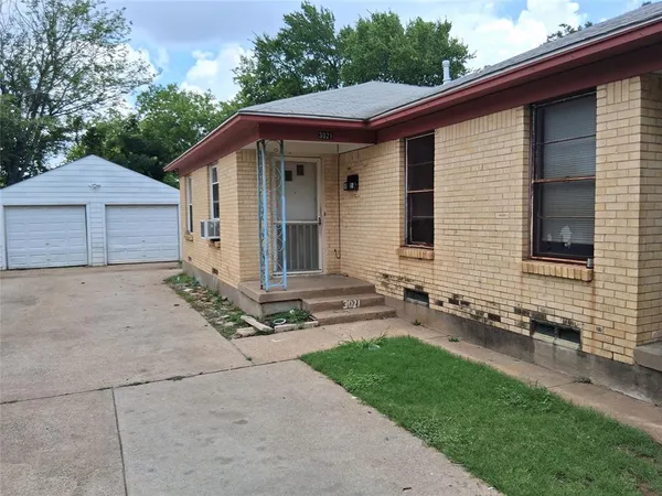 $1,350 | 3019 Avon Street, Unit 3021, Dallas, TX 75211