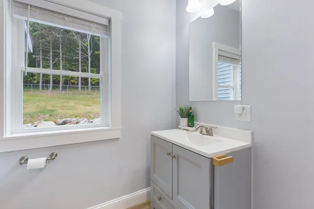 $674,900 | 19 Winters Road, Holden, ME 04429