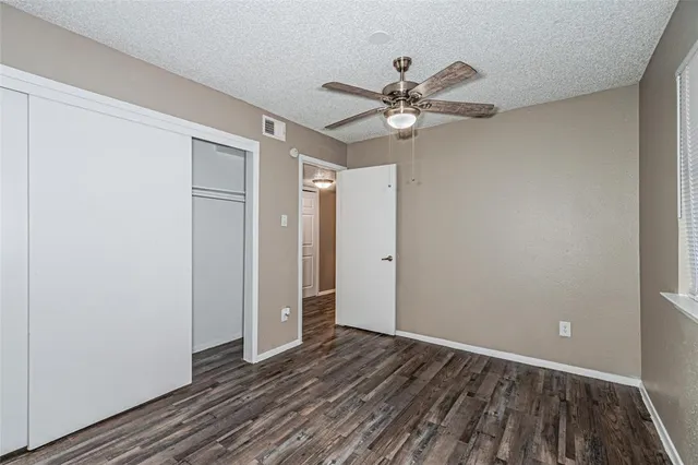 $1,260 | 300 West Wintergreen Road, DeSoto, TX 75115