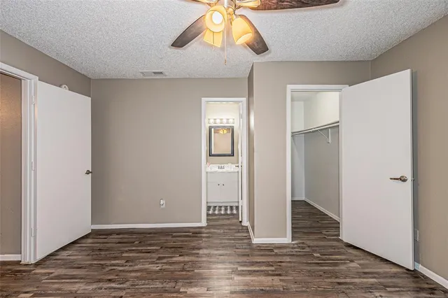 $1,260 | 300 West Wintergreen Road, DeSoto, TX 75115