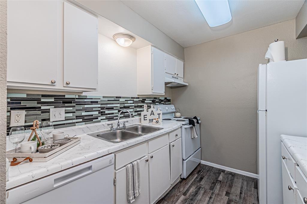 300 West Wintergreen Road DeSoto, TX 75115 - Photo 10 of 18