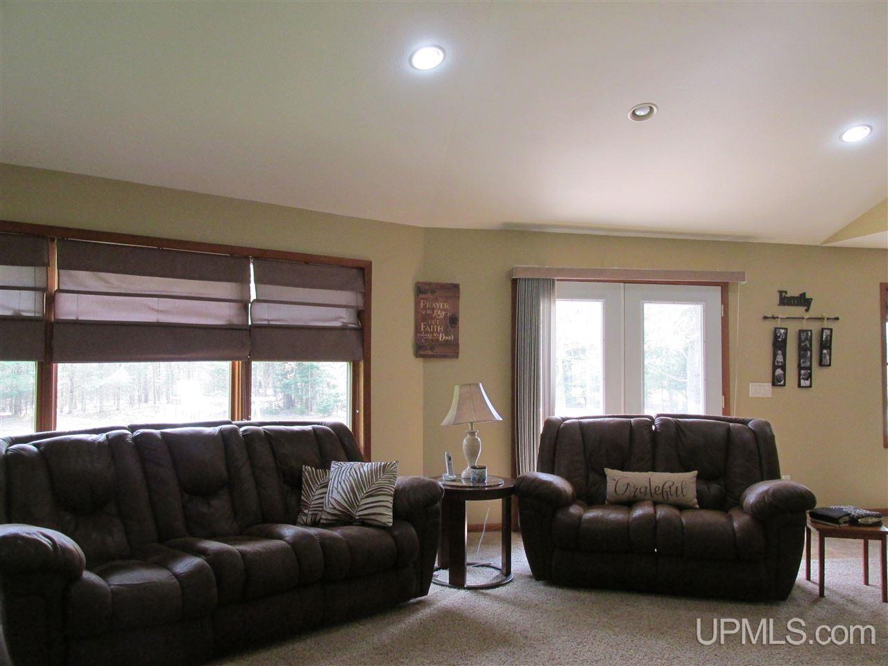 6388 L L.5 Road Gladstone, MI 49837 - Photo 5 of 49