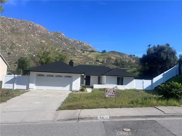 $3,400 | 195 Masters Avenue, Riverside, CA 92507