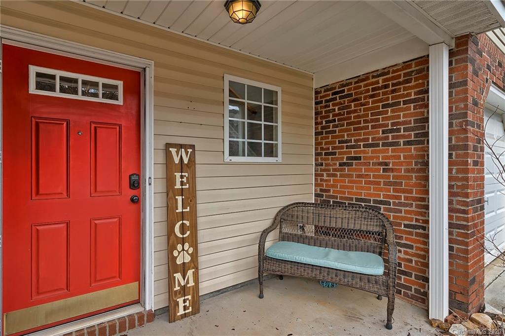 16857 Timber Crossing Road Charlotte, NC 28213 - Photo 2 of 38