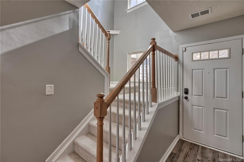 16857 Timber Crossing Road Charlotte, NC 28213 - Photo 3 of 38