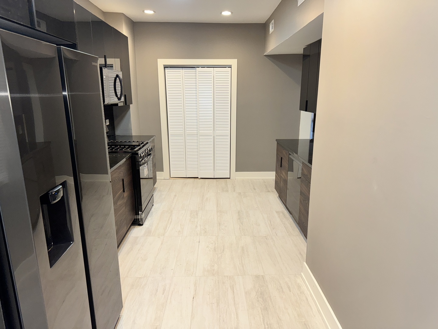250 East 115th Street Chicago, IL 60628 - Photo 32 of 59