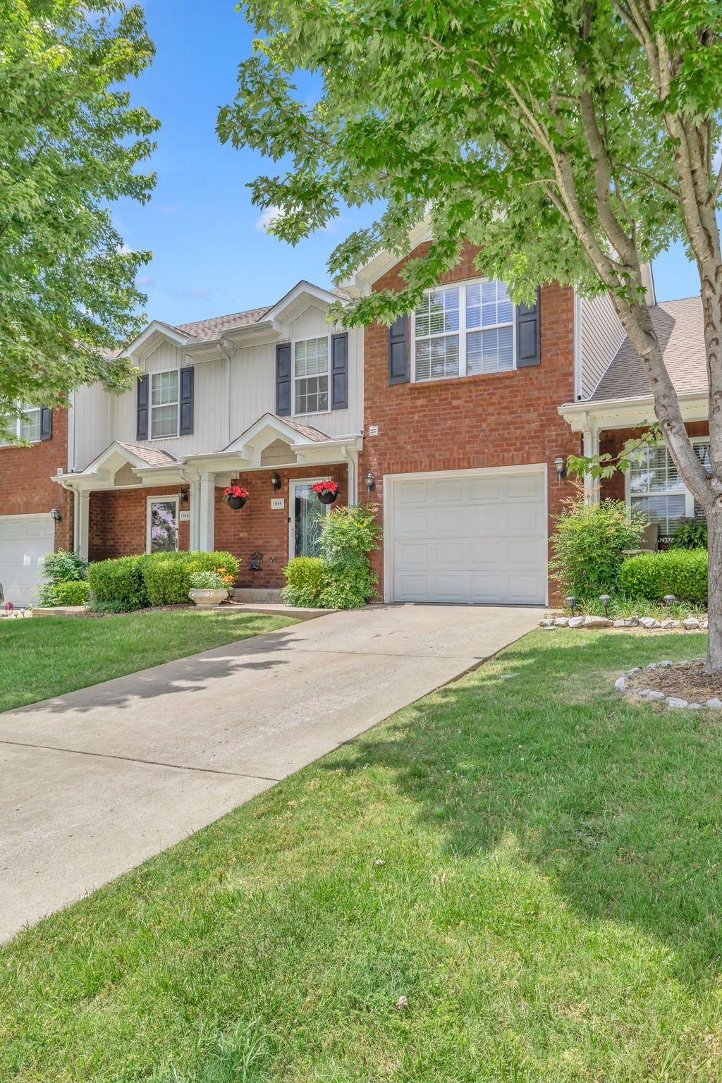 1044 Harold Lee Drive Smyrna, TN 37167 - Photo 2 of 21