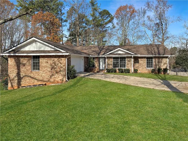 $369,900 | 4504 Stacey Drive, Oakwood, GA 30566