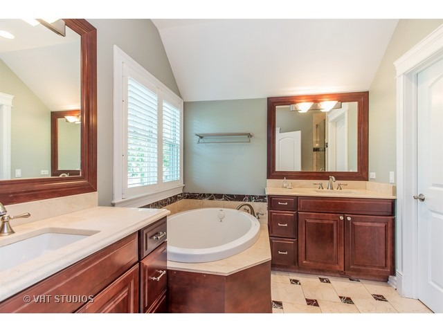334 Wagner Road Northfield, IL 60093 - Photo 12 of 25