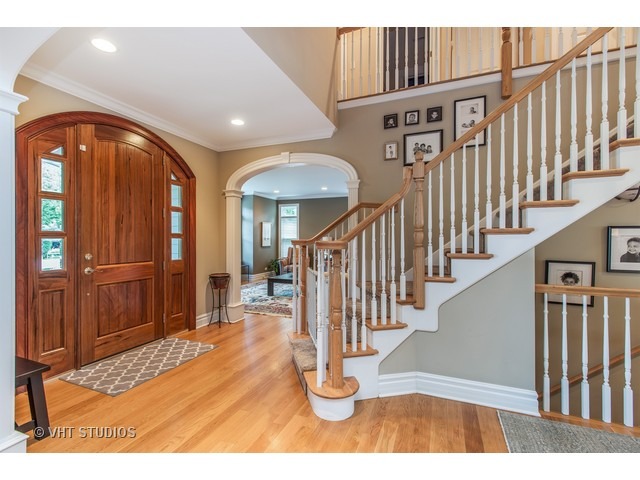 334 Wagner Road Northfield, IL 60093 - Photo 3 of 25