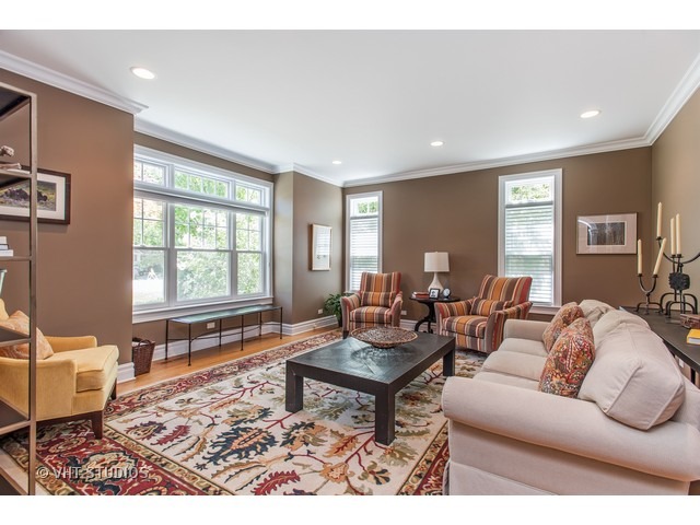 334 Wagner Road Northfield, IL 60093 - Photo 4 of 25