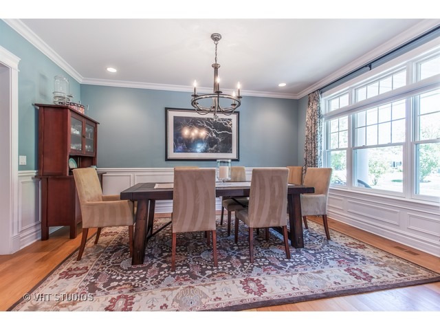 334 Wagner Road Northfield, IL 60093 - Photo 8 of 25