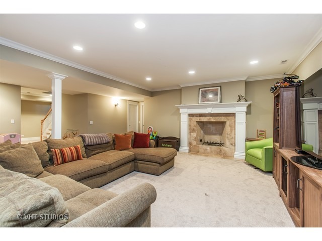 334 Wagner Road Northfield, IL 60093 - Photo 10 of 25