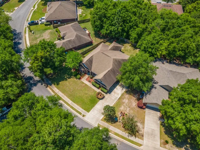 $2,700 | 208 Foxchase Way, Crestview, FL 32536