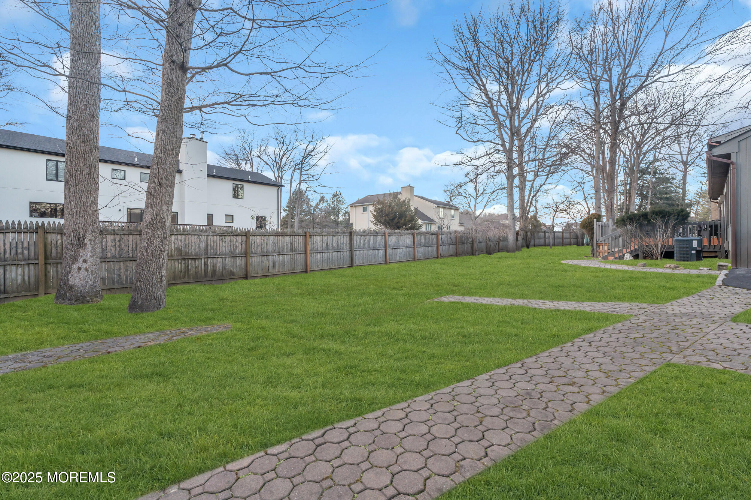 8 Ross Court Oakhurst, NJ 07755 - Photo 35 of 37 054