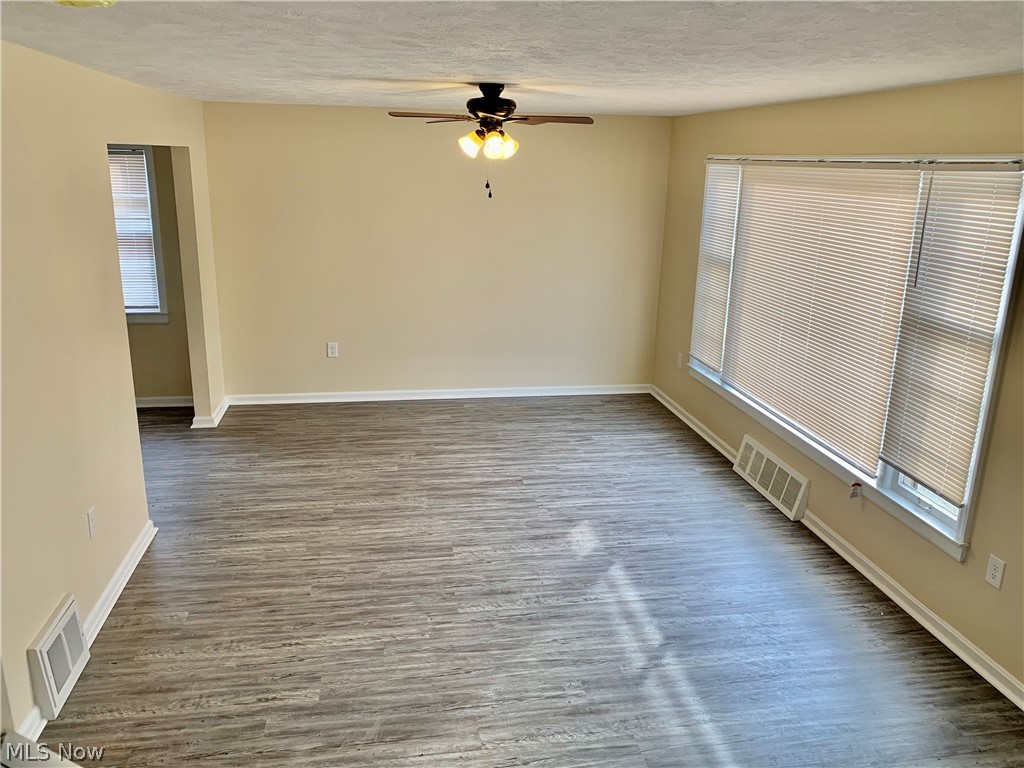 1051 Selwyn Road Cleveland Heights, OH 44112 - Photo 3 of 19