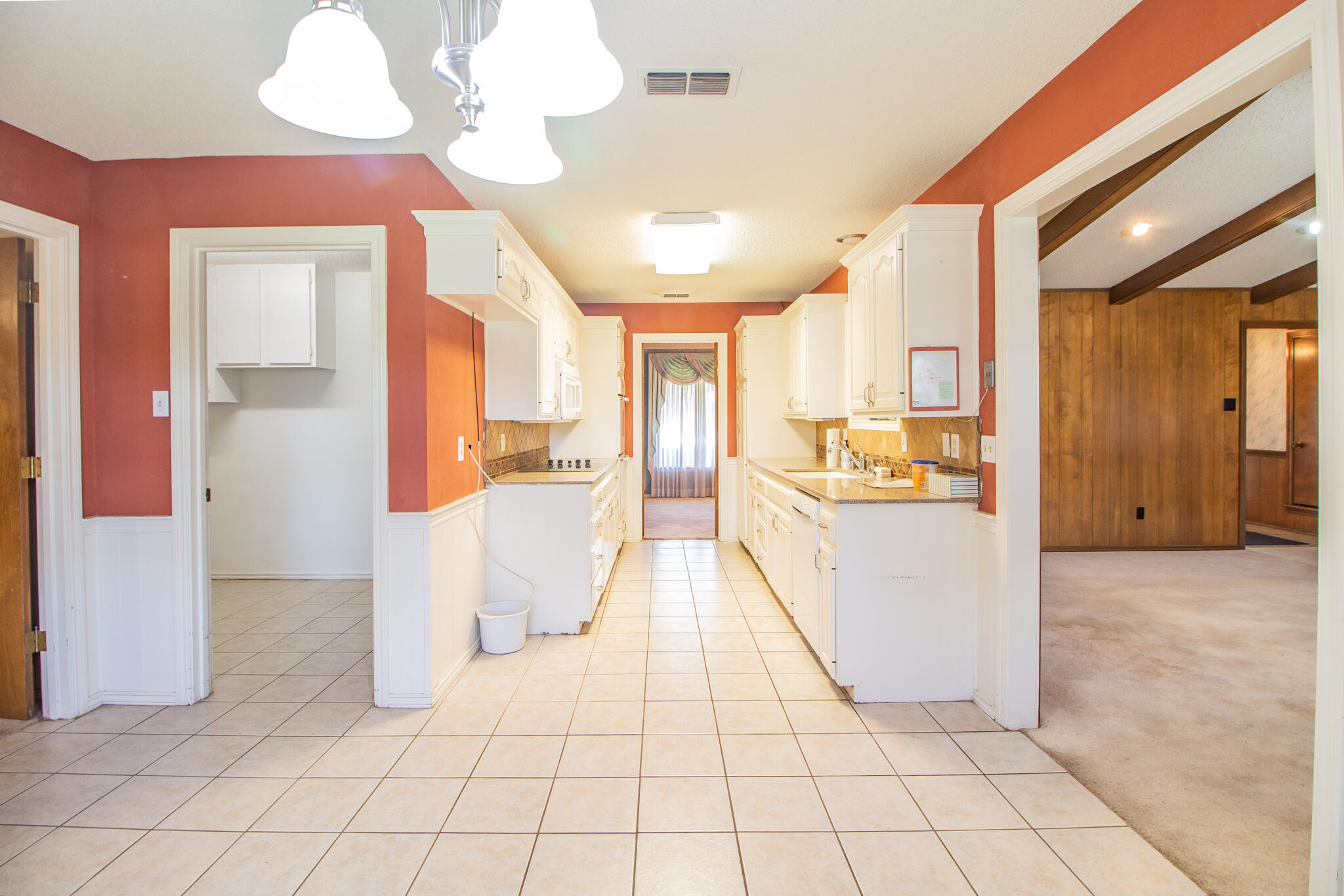 3813 57th Street Lubbock, TX 79413 - Photo 8 of 34 IMG_9373